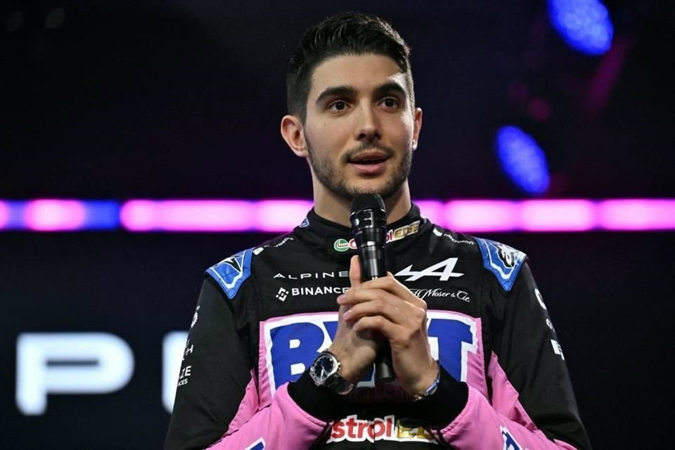 El francés Esteban Ocon estuvo presente este miércoles en la presentación de Alpine, pero más tarde declaró que aún tiene esperanzas de suplir a Lewis Hamilton en Mercedes.