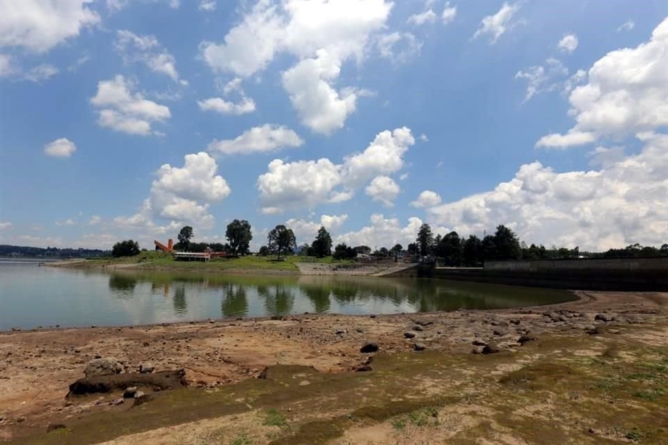 La mayor parte del caudal enviado a las ciudades de México y Toluca es tomado de la presa El Bosque.