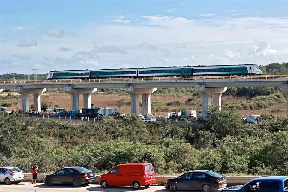 Plantea 4T tomar 25% de 'ganancias' de Fuerzas Armadas por Tren Maya y AIFA.