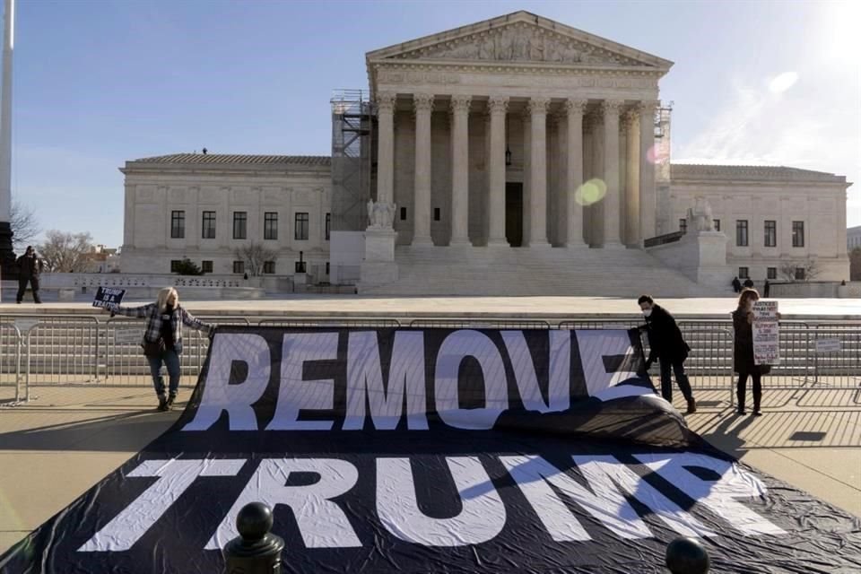 Los nueve magistrados escucharán los argumentos de su apelación contra la decisión de un tribunal inferior de descalificar al ex Presidente de la papeleta de las primarias republicanas de Colorado.