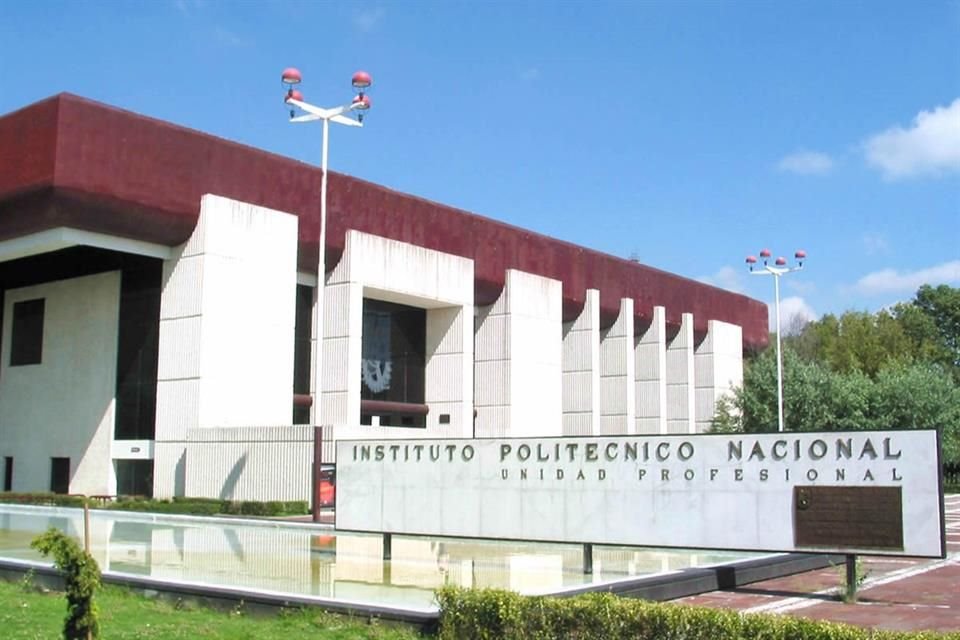 El examen consta de 140 preguntas, las cuales deben responderse en máximo tres horas.