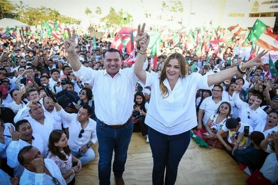 Cecilia Patrón Laviada y Renán Barrera Concha.