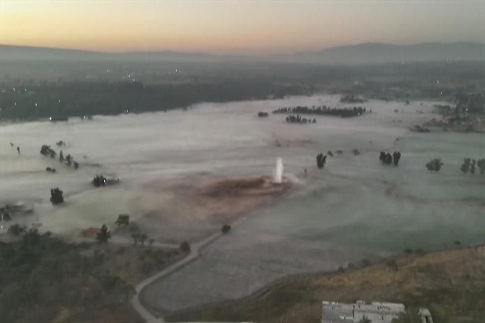 Una fuga de un poliducto de Pemex en Tololotlán en Tonalá, ha generado una 'nube' de 300 metros a la circunferencia.