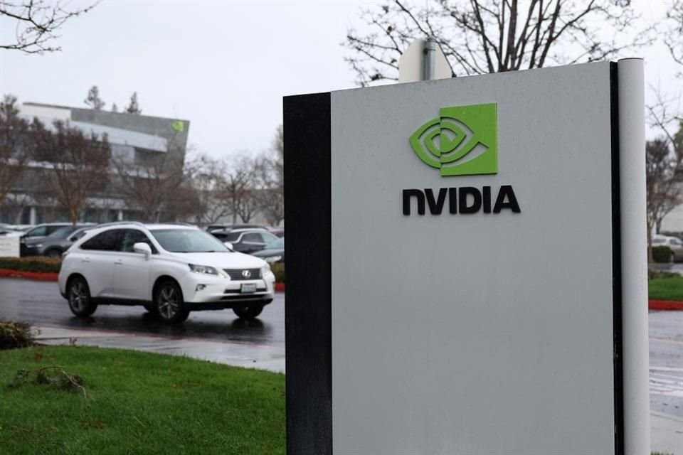 Actualmente, la empresa Nvidia domina el mercado de chips de IA de altama gama con una cuota de más del 805.