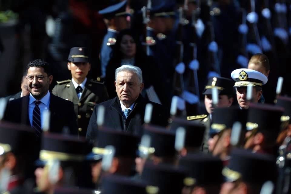 El Presidente López Obrador encabezó su última Marcha de la Lealtad.