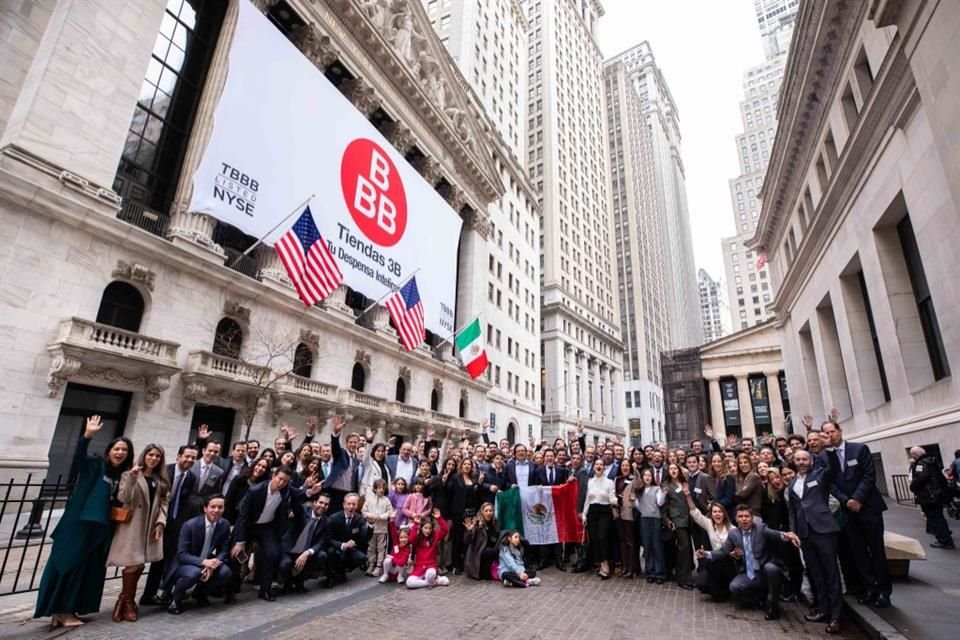 El minorista mexicano subió hasta 19 por ciento en su debut en NYSE.