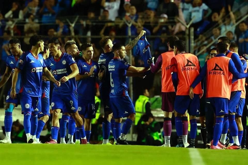 Cruz Azul pegó en casa.