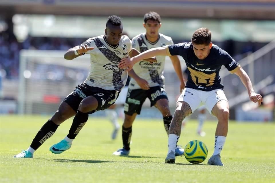 Pumas batalló con el Puebla pero pudo sacar un importante triunfo que le permite llegar a 12 puntos y alcanzar al Guadalajara en la séptima posición.