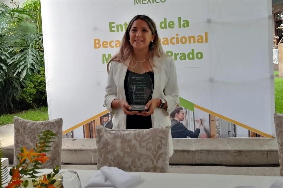 Egresada de la licenciatura en Restauración de Bienes Muebles en la Escuela Nacional de Conservación, Restauración y Museografía, fue seleccionada de entre una treintena de especialistas.