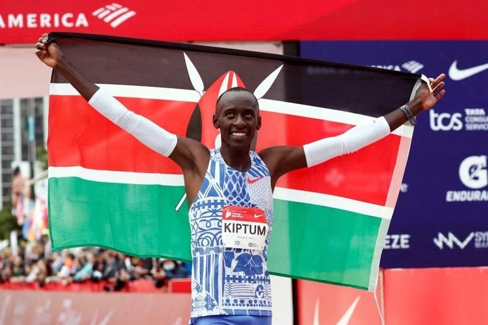 Kelvin Kiptum estableció el nuevo récord mundial de Maratón el año pasado, en el de Chicago.