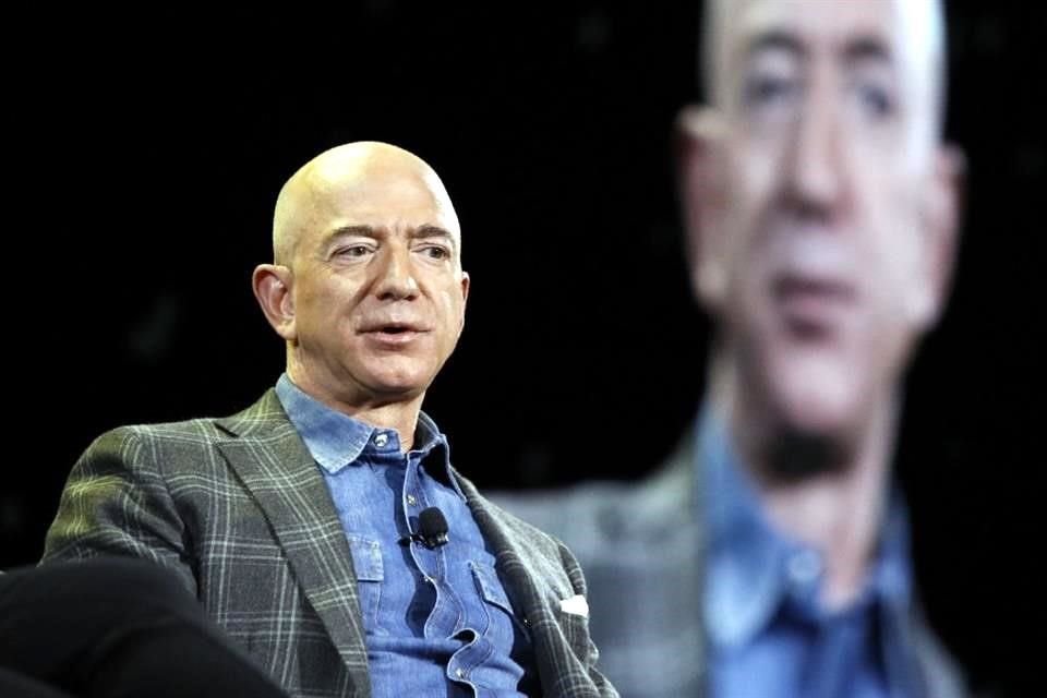 Jeff Bezos ha estado vendiendo agresivamente acciones de Amazon desde que reveló un plan para vender hasta 50 millones de acciones de la compañía antes del 31 de enero de 2025.