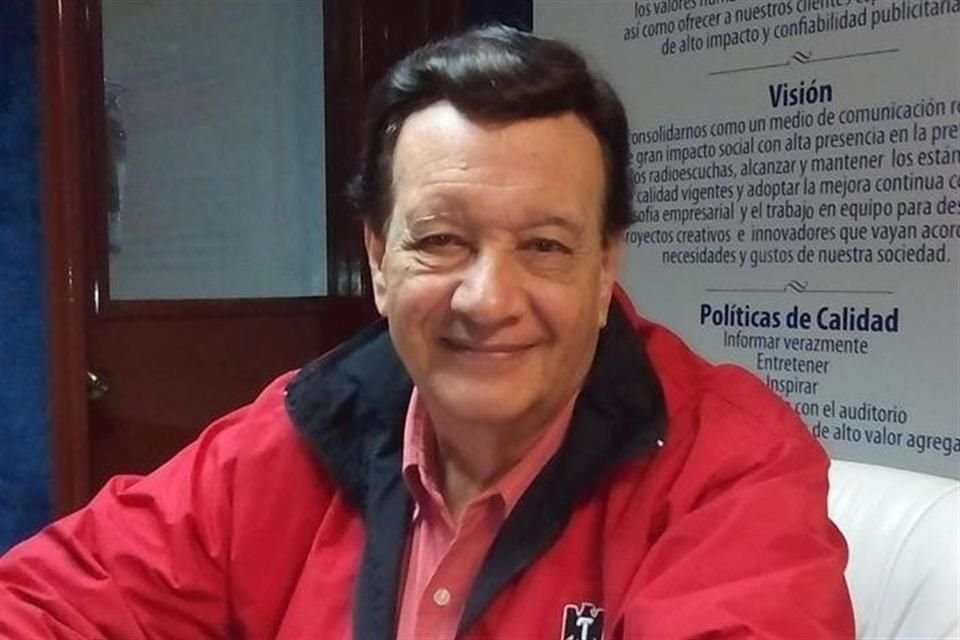 Gustavo Adolfo Ferrer, locutor y voz del programa En Familia con Chabelo, falleció a los 79 años de edad.