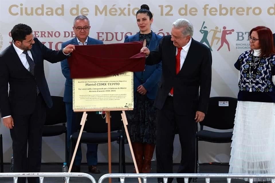 El Presidente López Obrador inauguró el Bachillerato Tecnológico de Educación y Promoción Deportiva, plantel CDMX, en Tepito.