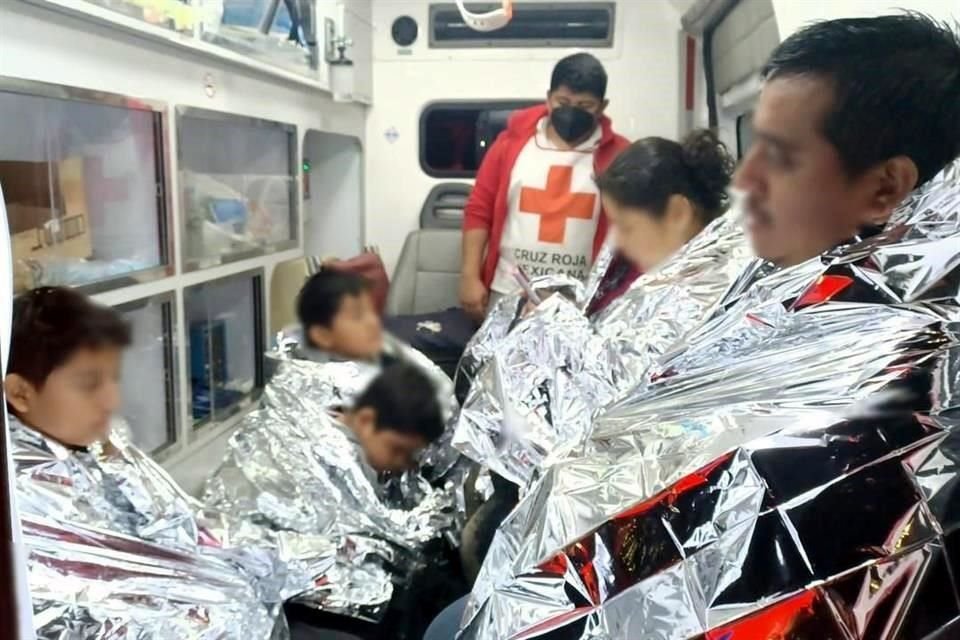 Personal del Grupo Beta rescató a una familia originaria de Guatemala, los cuales fueron atendidos por la Cruz Roja.