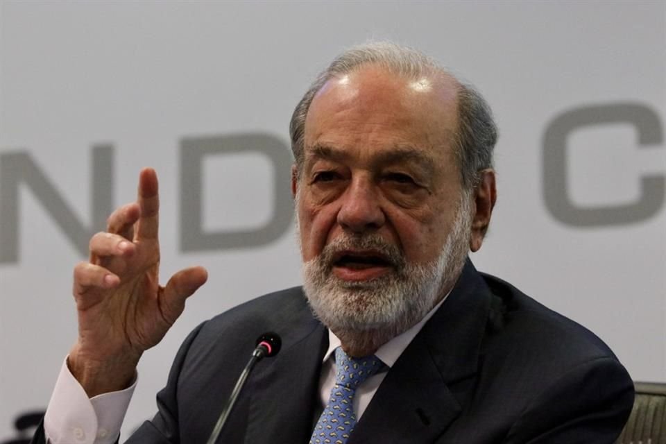 Durante cumbre en Monterrey, el empresario mexicano Carlos Slim exhortó ayer a combatir la inseguridad porque merma las libertades.