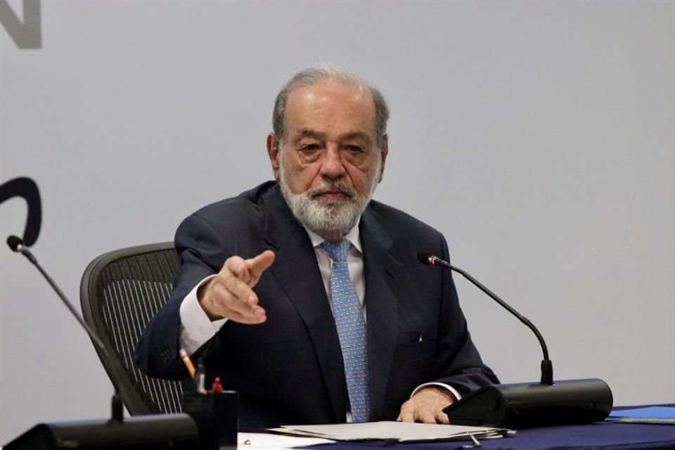 El empresario Carlos Slim Helú aseguró ayer que México y Estados Unidos siempre estarán unidos, al ser entrevistado en Baile Oficial de la Comunidad Hispana para celebrar la toma de posesión de Trump.