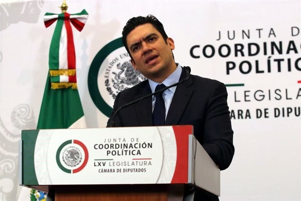 El coordinador de la bancada del PAN y Presidente de la Jucopo Jorge Romero en la Cámara de Diputados durante una conferencia de prensa.