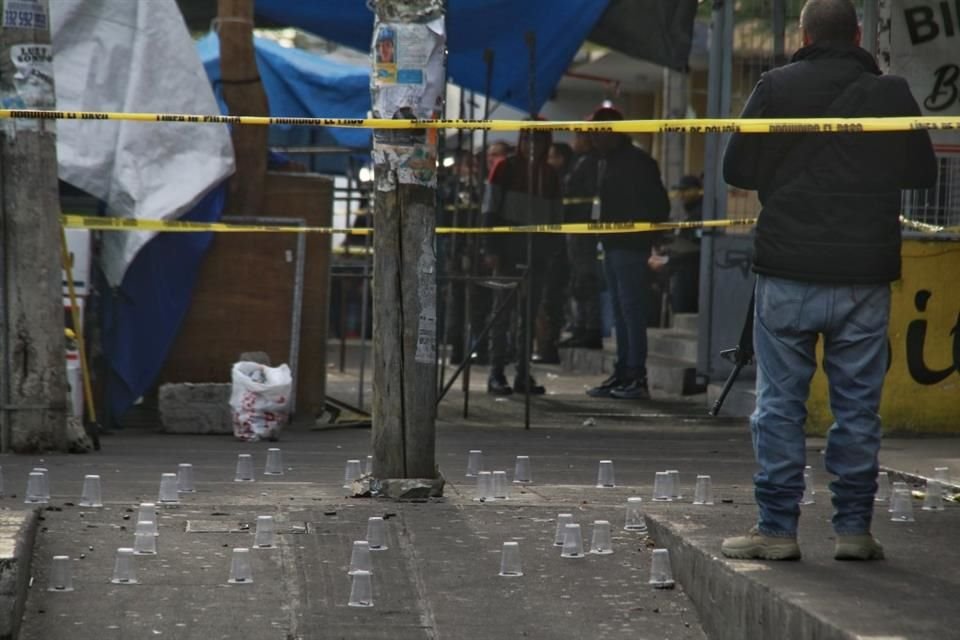 Dos empleados de una empresa de valores fueron asesinados a balazos por alrededor de siete sujetos, quienes robaron más de 7 millones de pesos en la Colonia Lomas de Polanco, en Guadalajara.