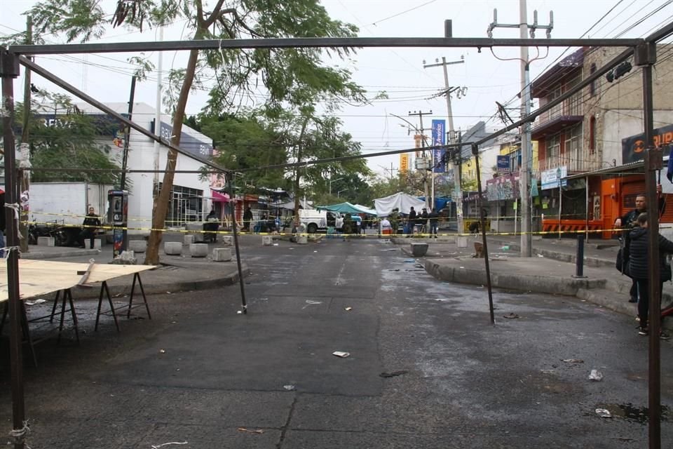 Dos empleados de una empresa de valores fueron asesinados a balazos por alrededor de siete sujetos, quienes robaron más de 7 millones de pesos en la Colonia Lomas de Polanco, en Guadalajara.