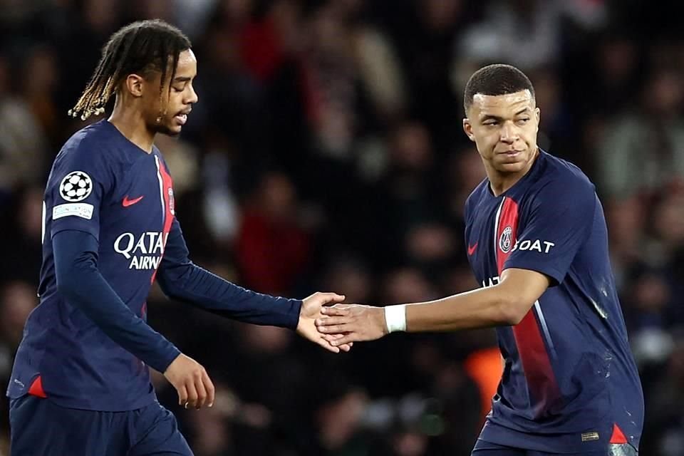 Bradley Barcola y Kylian Mbappe brillaron en el Parc des Princes.