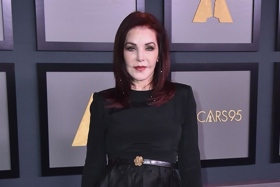 Priscilla Presley estuvo al borde de la quiebra según una de sus socias comerciales, quien ahora la demanda por incumplir contrato.