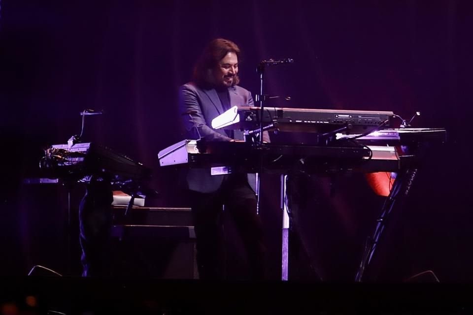 Los Temerarios aullaron hasta saciar los más intensos deseos de música romántica, y de despecho, de sus fieles seguidores para conmemorar a San Valentín.