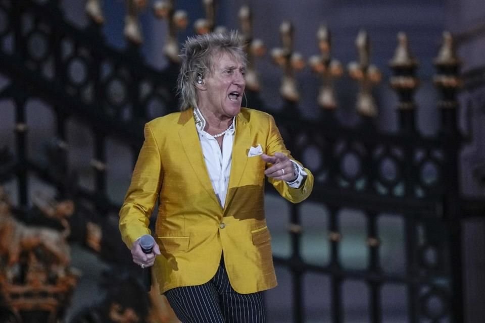 Rod Stewart obtuvo cerca de 100 millones de dólares por su catálogo musical.