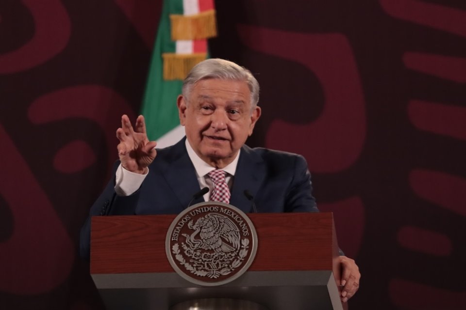 AMLO calificó como 'milagroso' el aval de Cofece a la compra de 13 plantas de generación eléctrica a la empresa española Iberdrola.