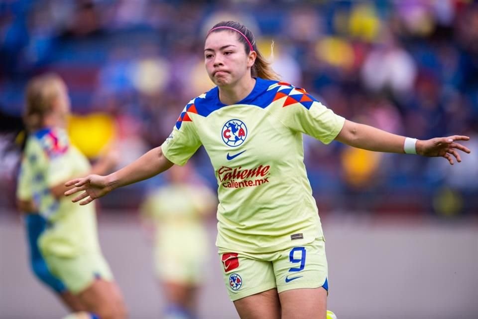 Katty Martínez se despachó con cuatro goles en el apabullante triunfo de América Femenil.