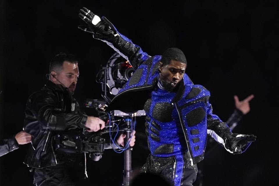 Usher confirmó que sí se había comunicado con Bieber para una posible colaboración, pero no pudieron unirse en el escenario.