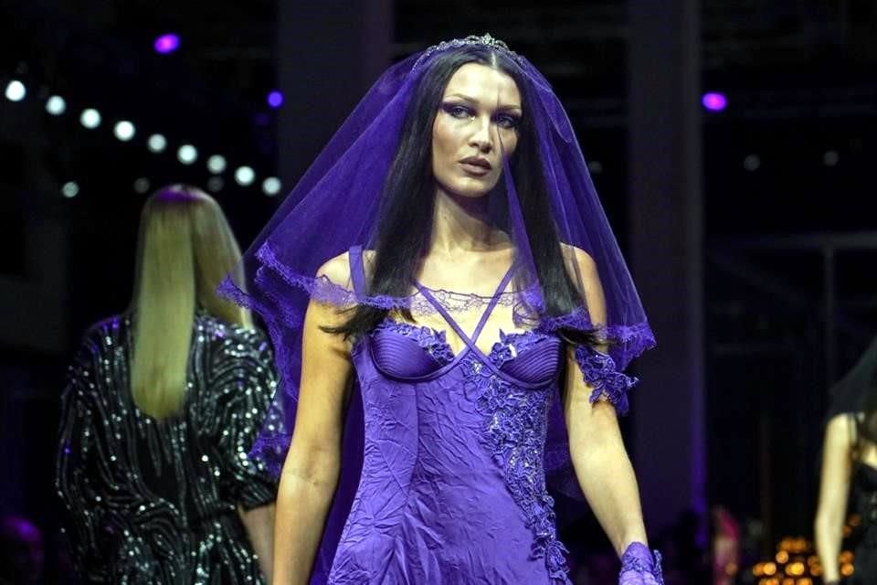 Bella Hadid confirmó sutilmente su romance con Adán Bañuelos a través de una fotografía.