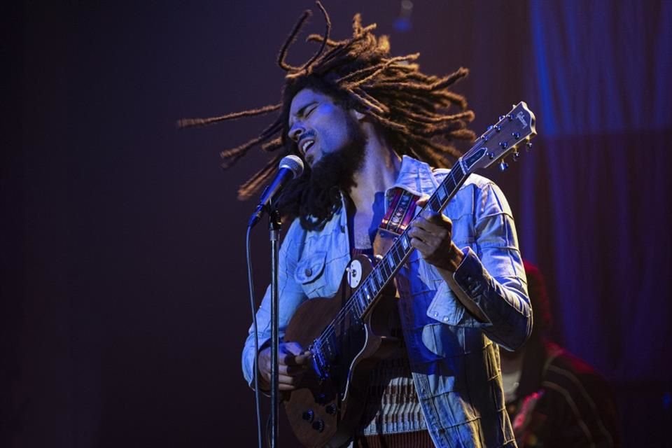 La biopic 'Bob Marley: One Love' alcanzó el primer lugar de la taquilla en EU, este fin de semana; marca el fracaso de 'Madame Web'.