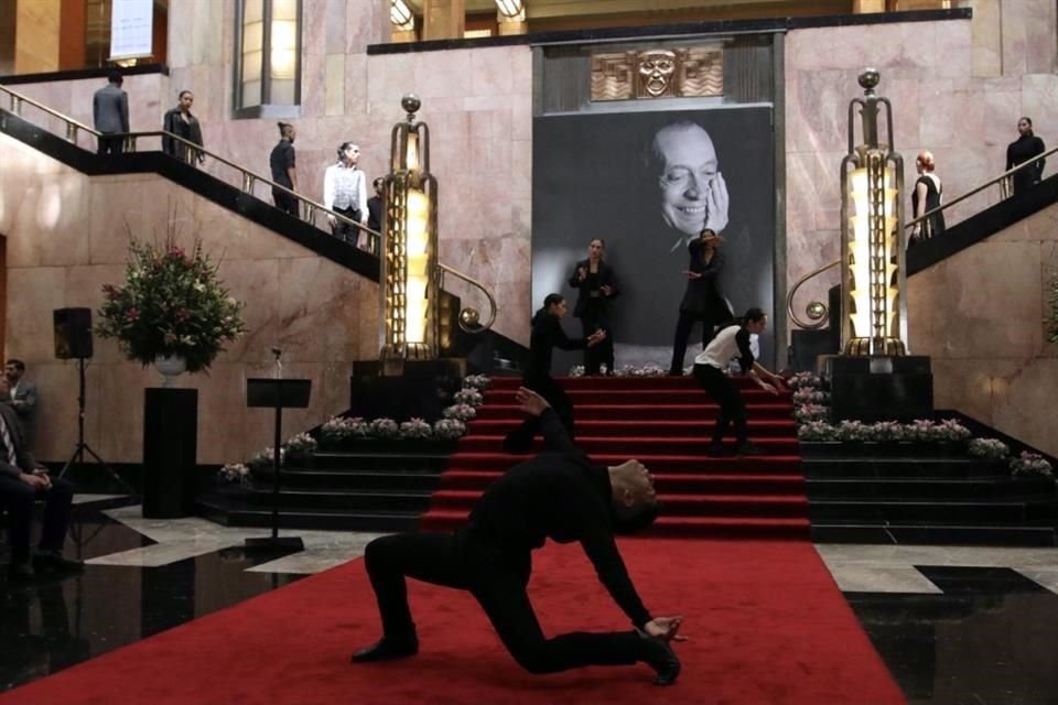 El vestíbulo del Palacio de Bellas Artes devino escenario para evocar la memoria de Jaime Blanc, fallecido el pasado 8 de febrero.