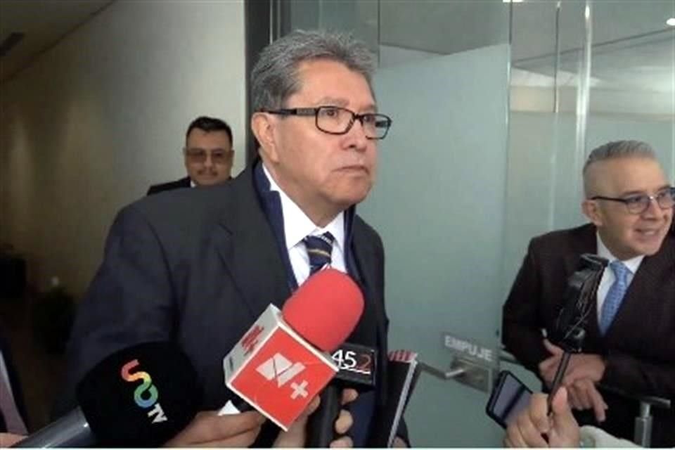 El senador Monreal en entrevista con medios.