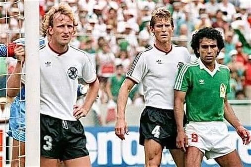 El defensa Andreas Brehme será recordado por darle la Copa a Alemania en Italia '90 y por ser el verdugo de Hugo Sánchez en México '86.