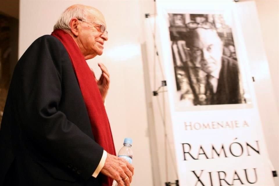 El pasado 20 de enero Ramón Xirau habría cumplido 100 años; falleció en 2017. En la imagen, el poeta durante el homenaje en Bellas Artes por sus 85 años.