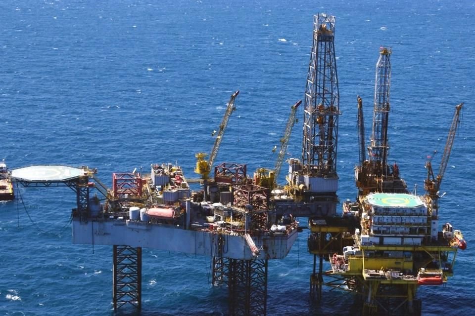 En noviembre de 2023, Pemex y la estadounidense New Fortress Energy (NFE) dieron por terminado un acuerdo que habían firmado un año atrás para producir gas natural en el campo Lakach, ubicado en aguas profundas del Golfo de México.