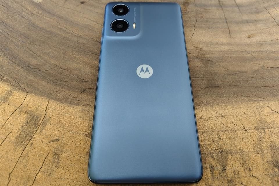 Moto g24.
