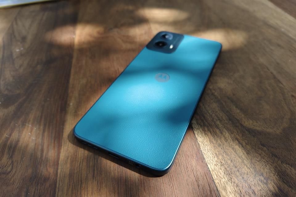 Moto g34.