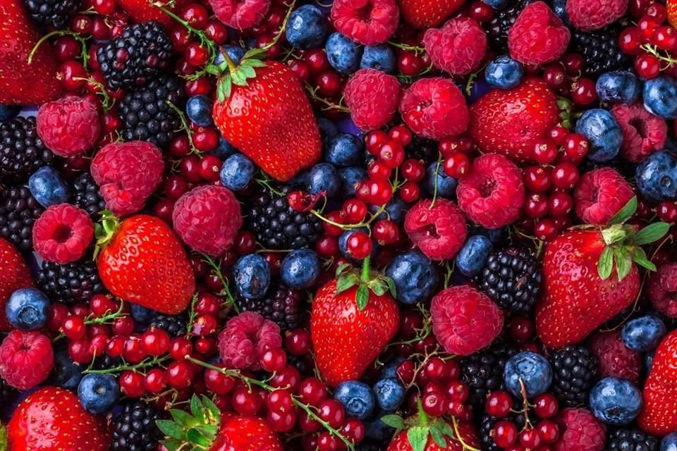 Además de ser ricos en fibra y antioxidantes, el grupo de los llamados frutos rojos ayuda a combatir enfermedades como el cáncer.