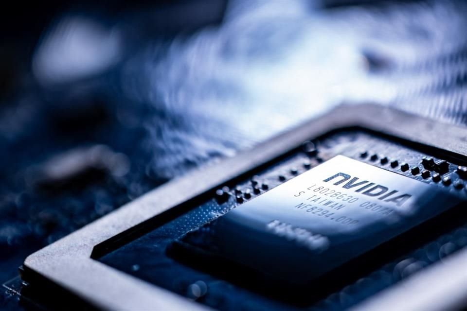 Nvidia, empresa de software de procesamiento gráfico y producción de chips, incrementó en más de 200 veces el valor de sus acciones al pasar de 5.01 a mil 64.69 dólares por título.