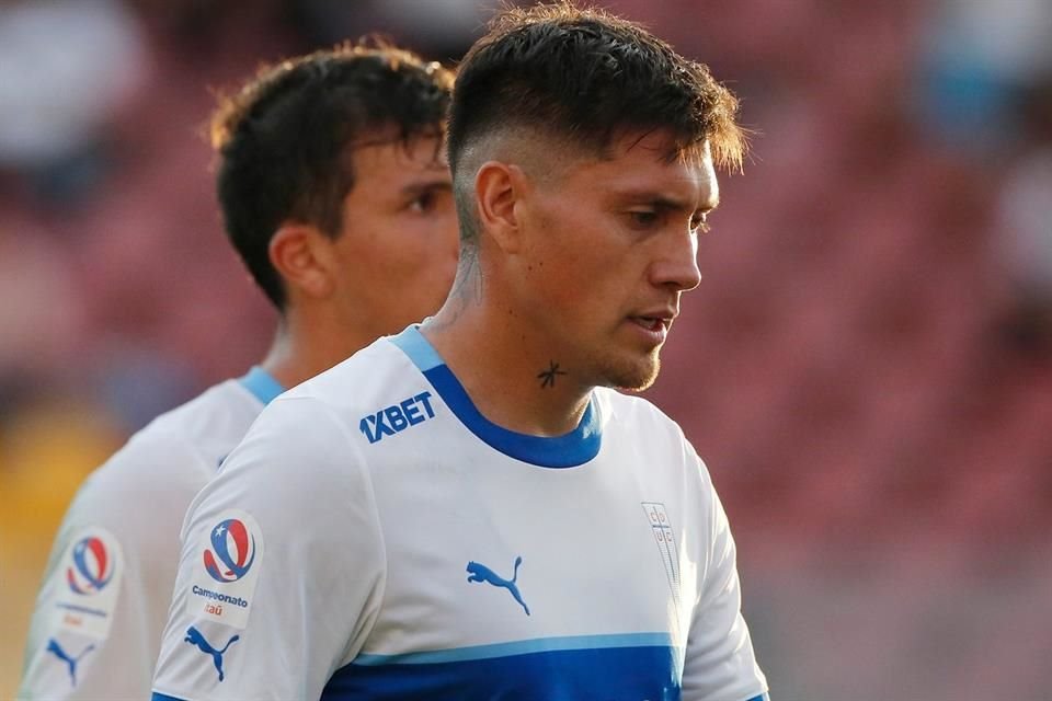 Luego de dos años sin actividad, el chileno Nico Castillo, quien jugó para Pumas y América, volvió a las canchas con la Universidad Católica.