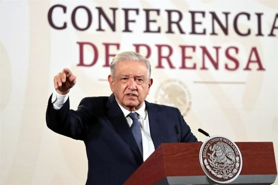 El Presidente López Obrador dijo en su mañanera que su 'autoridad moral' está por encima de la ley.