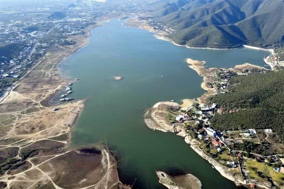 El envío de agua hacia La Boca fue anunciado el 21 de enero por el Gobernador, luego de que el nivel de la presa vino decayendo desde el año pasado. 