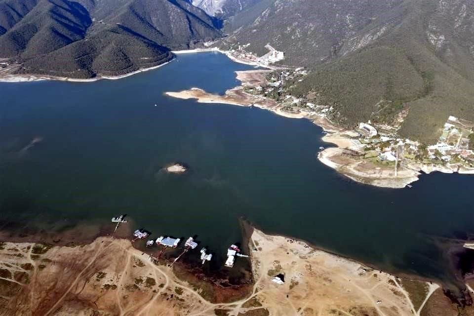 El envío de agua hacia La Boca fue anunciado el 21 de enero por el Gobernador, luego de que el nivel de la presa vino decayendo desde el año pasado. 