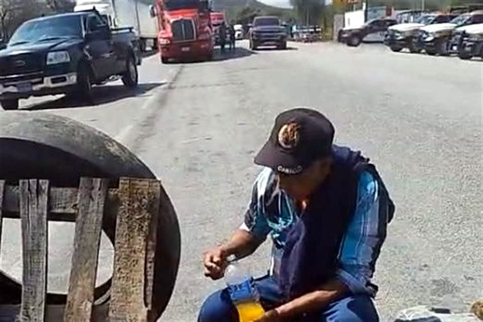 Una de las barricadas se colocó en el tramo del punto conocido como El Chihue.