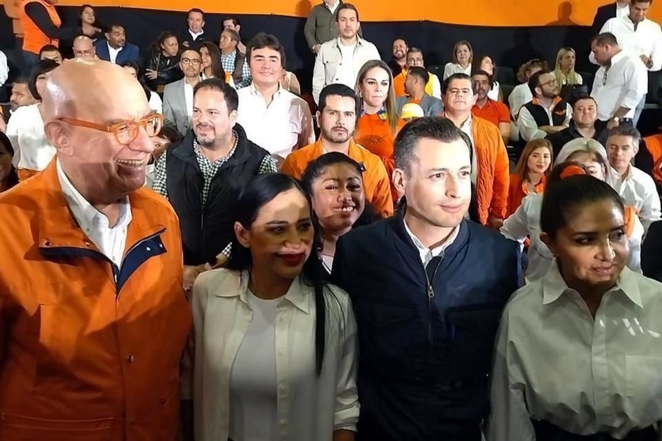 El joven político fue el primer orador del acto. Habló en nombre de los candidatos a diputados y senadores, y dio un discurso en el que criticó duramente al Gobierno.