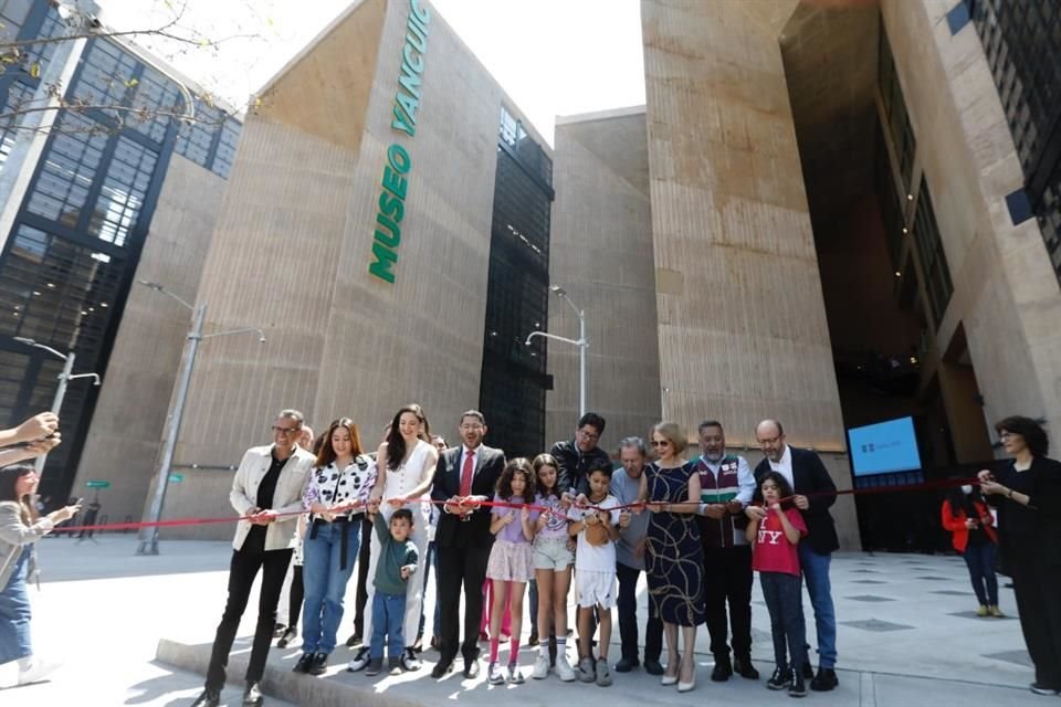 Funcionarios del Gobierno de la Ciudad de México dieron por inaugurado el museo interactivo.
