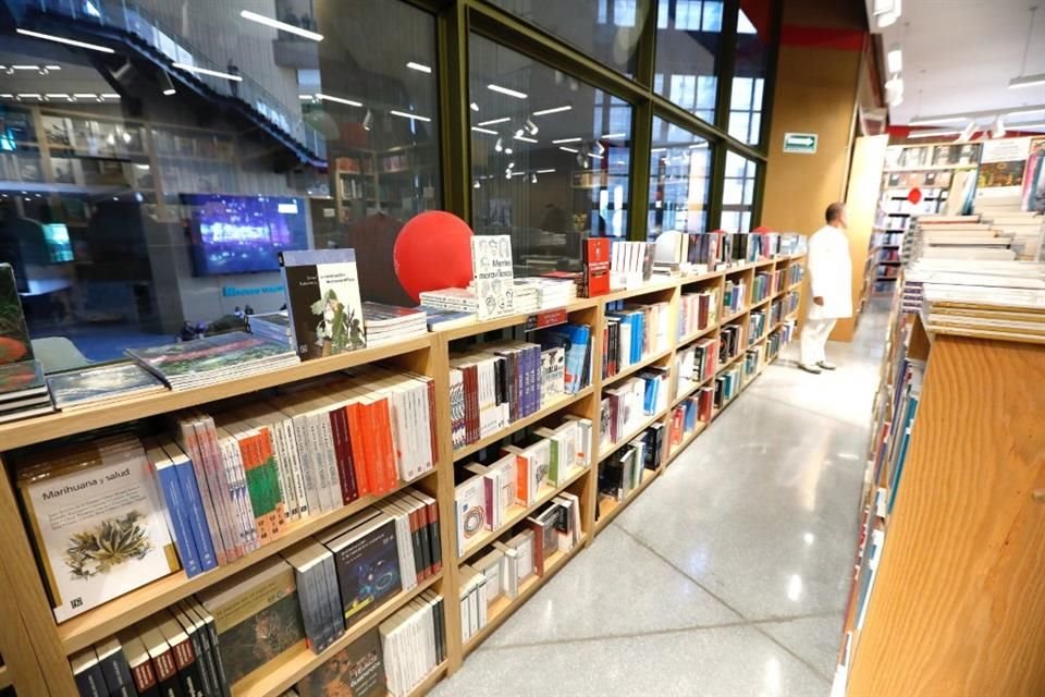 La nueva librería del FCE en el Museo Yancuic.