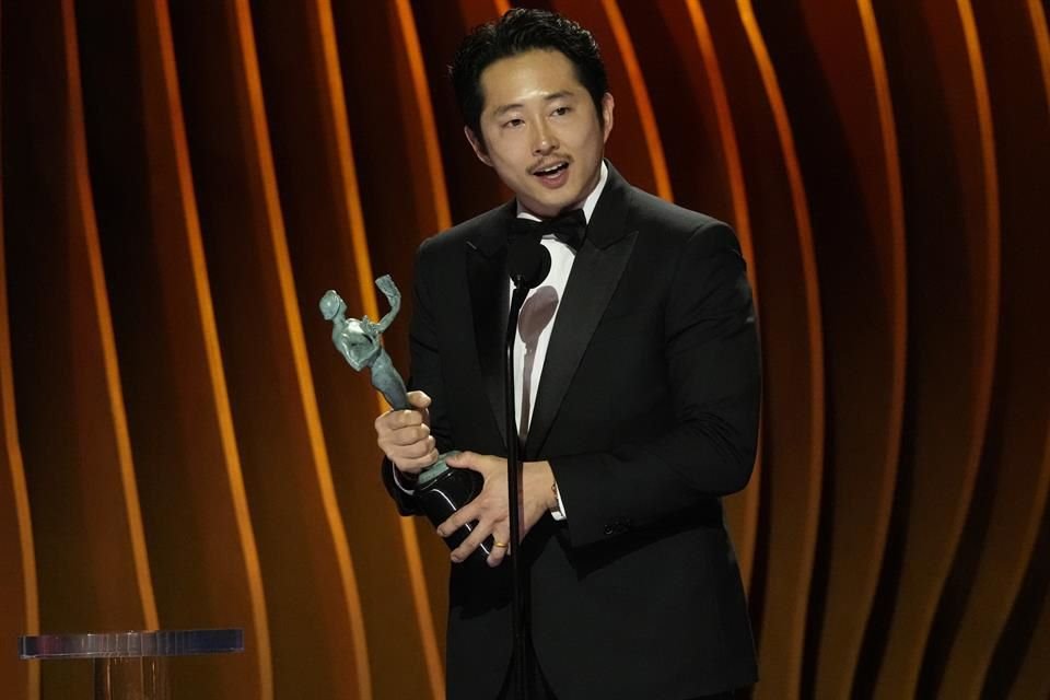 Steven Yeun ganó el premio a Mejor Actor en una Película para Televisión o Serie limitada por 'Beef'.